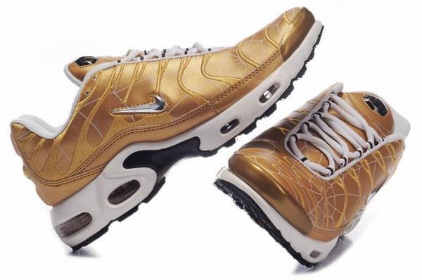 marque requin chaussure