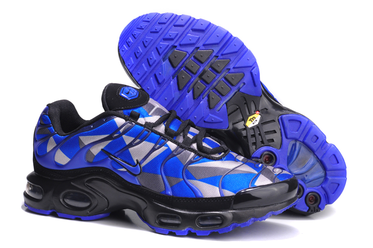 des requins chaussures